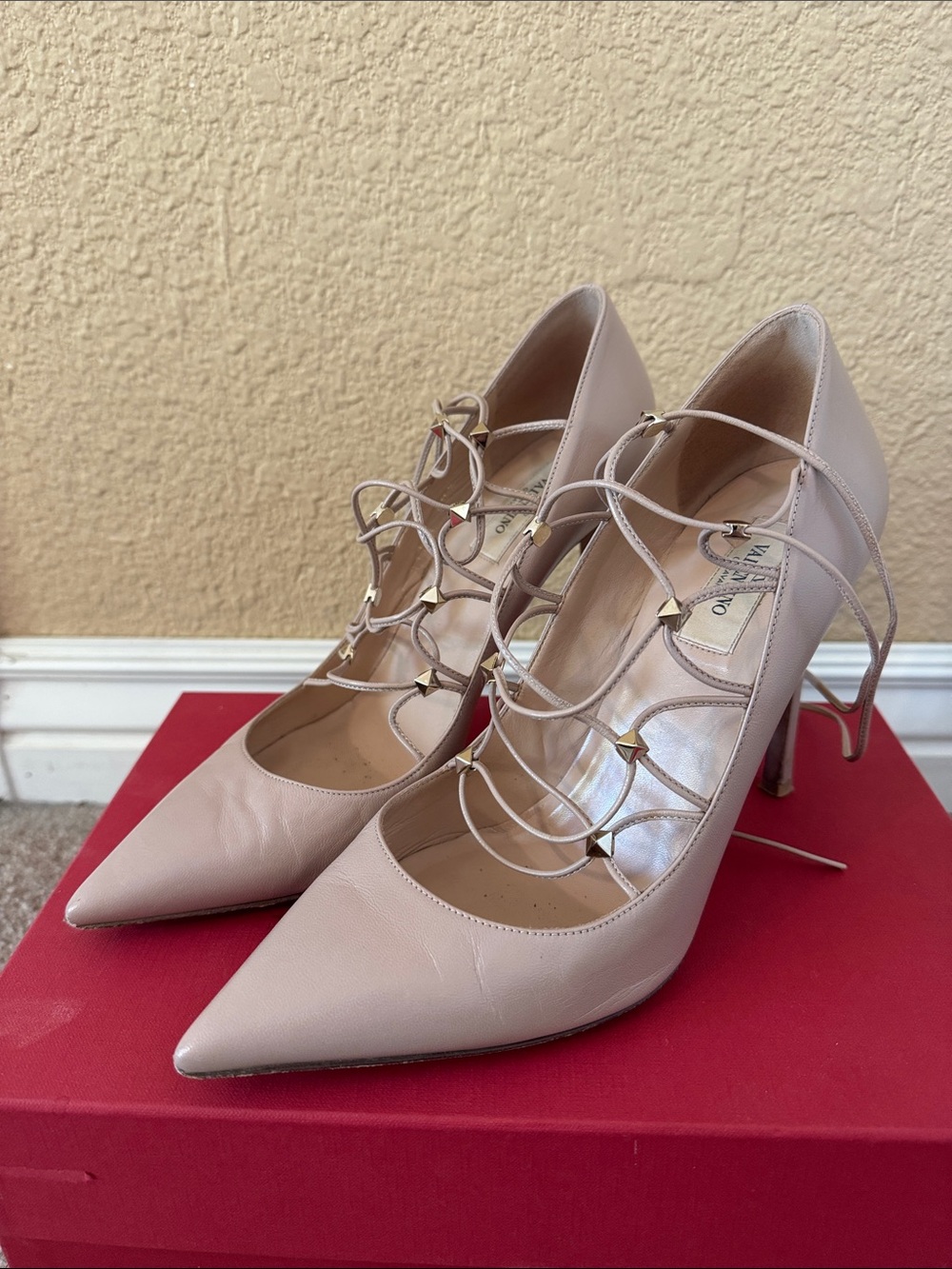 Valentino Garavani Nude Lace-Up Rockstud Pumps